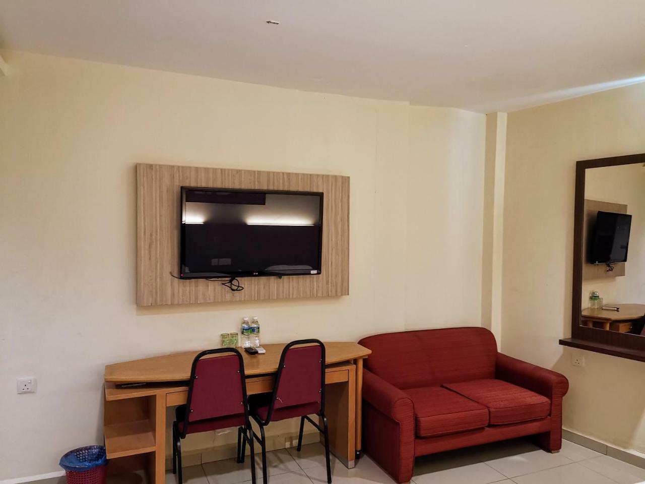 Double single room,780999777:JPEG